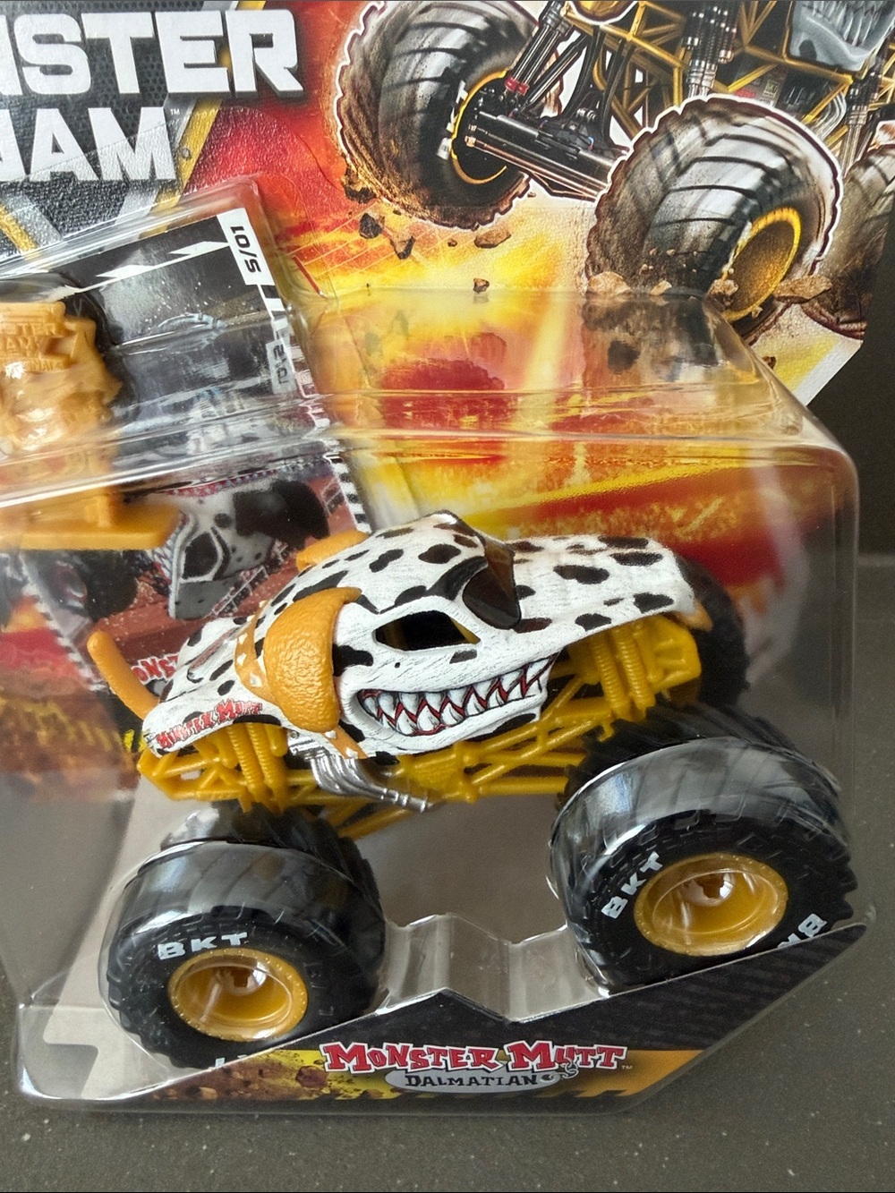 NEW SPIN MASTER 2026 MONSTER JAM GOLD TROPHY CARD SERIES 1 complete set - Picture 6 of 10